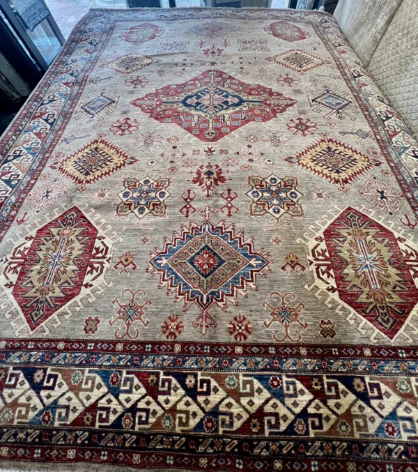 8' 03" x 10' 00" Aryana Rug Collection