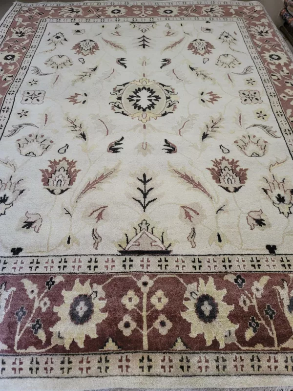 8' 02" x 10' 02" Wool Oushak Rug